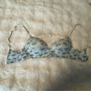 ❗️❗️SALE ❗️❗️Victoria Secret Floral Blue and White Women's Bra 34D WIRELESS